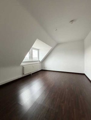 Frisch gestrichen - Dachgeschosswohnung Stadtmitte 54 qm