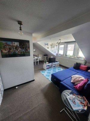 Zentrale 2-Zimmer Wohnung in charmanten Altbau