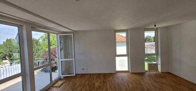 3-Zi-Whg, grosszügig, hell, großer Balkon, in bester grüner Wohnlage, stadtnah und schnell in Ffm.