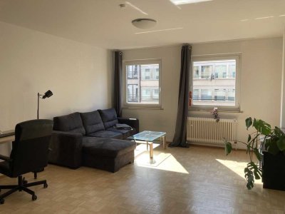 Frankfurt-Mitte: Teilmöbliertes Apartment nahe Main – 805 € warm & top angebunden