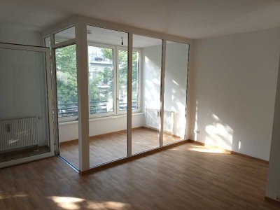 Für Rollstuhlfahrer: Behindertengerechte Zwei-Zimmer-Wohnung in Berlin-Treptow