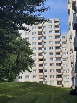 Vermietete 3-Zimmer-wohnung mit Loggia in Kiel-Mettenhof