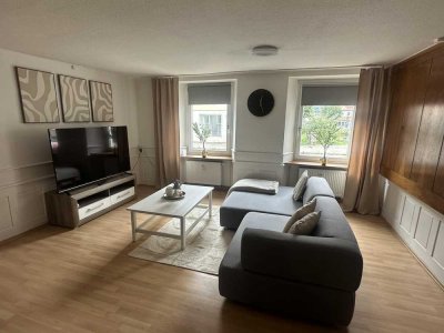 Renovierte, möblierte 3 Zimmer Altbauwohnung direkt im Zentrum