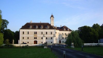 Herrschaftliches Wohnen im Schloss 3 Zimmer Wohnung 155 m² Warmmiete