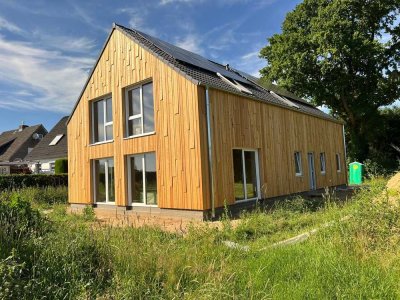 Geschmackvolle 4-Raum-Wohnung mit Einbauküche in Wakendorf I