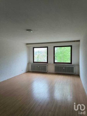 Zentral gelegene, große 6-Zimmer Wohnung