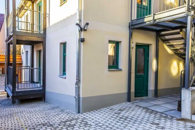 Wohnen im modernen Bauernhaus: exklusive 3-Zimmer-EG-Wohnung mit Einbauküche und Balkon in Jena