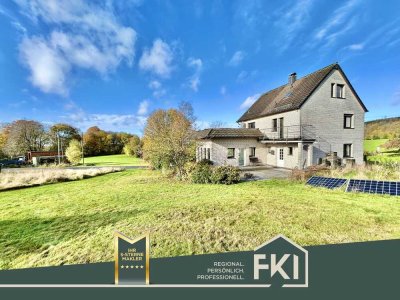 **Geräumiges Einfamilienhaus mit über 5.500 m² Grundstück in Randlage von Reichshof**