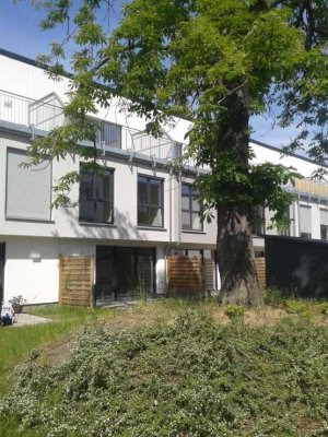 Nachmieter für 5-Raum-Reihenhaus mit gehobener Innenausstattung und EBK in Berlin Lichtenberg