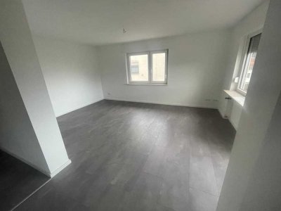 1-Zimmer-Wohnung mit großer Terrasse, Garten und Kellerraum