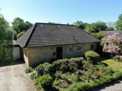 Bungalow mit Herz und Potenzial  auf großem Grundstück