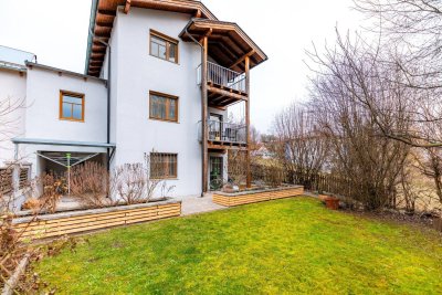 Großes, fast neues Haus in Berndorf mit schönem Fernblick