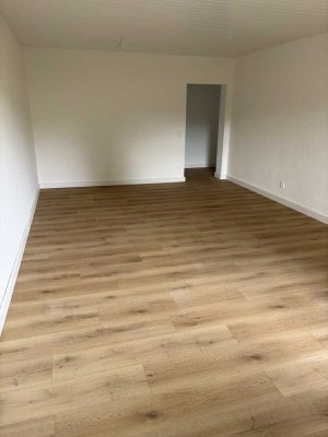 Modernisierte Maisonette-Wohnung mit vier Zimmern und Loggia in Mönchengladbach-Venn