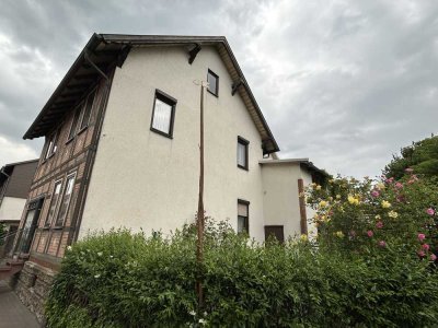 Verkaufe interessante Bestandsimmobilie mit Werkstattanbau, Innenhof und kleinen Garten am Bachlauf!
