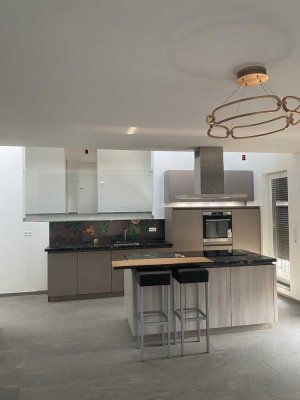 Luxuriöses 3-Zimmer Penthouse mit Balkon in Offenbach-Waldheim