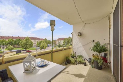 SOFORT frei -  3 Zimmerwohnung - 2. OG - sonnige Loggia - TG-Platz- ruhige Wohnlage