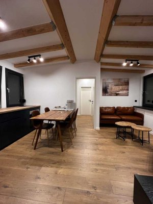 Exklusive 2-Zimmer Penthouse Wohnung komplett möbliert