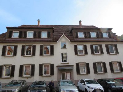 Modernisierte Altbauwohnung mit Platz für die ganze Familie!