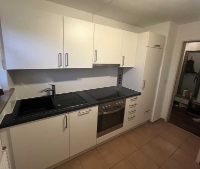 Geschmackvolle, modernisierte 2-Zimmer-Wohnung mit gehobener Innenausstattung mit EBK in Langenargen