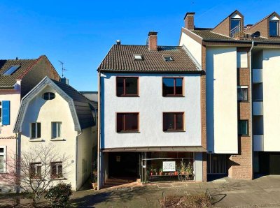 Wohn- und Geschäftshaus mit 11 Zimmern und großer Halle, Maklerfrei