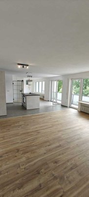 renovierte 3-Zi.-Eigentumswohnung in zentraler Innenstadtlage mit Balkon - 712
