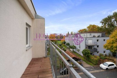 Ab sofort frei! -Sonniges Apartment im Westen mit Südbalkon, Tiefgarage, hochwertige Pantryküche!