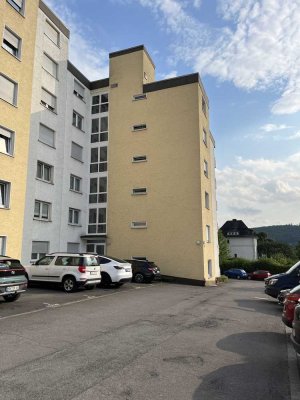 Ansprechende 4-Zimmer-EG-Wohnung mit EBK 2 Balkone 2 Keller 2 Stellplätze in Arnsberg Zentrumsnah