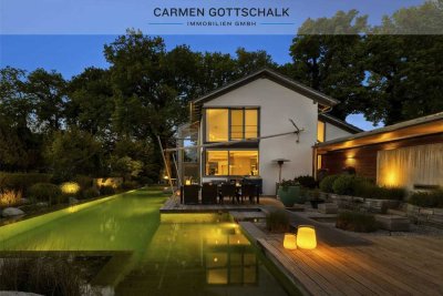 Luxuriöses Refugium für Anspruchsvolle: Seelage, Heimkino-Genuss und Naturgarten-Oase