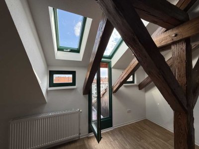 Große & dennoch gemütliche 4-Raum-Dachgeschoss-Maisonettewohnung mit kleinem Austritt & Wannenbad!