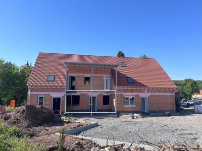 Hünfeld-Oberrombach: JETZT ODER NIE: EXKLUSIVE KFW-55-GARTENWOHNUNG MIT STEUERGESCHENK SICHERN!