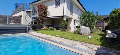 � Einfamilienhaus mit Pool, Dachterrasse &amp; PV-Anlage – Leben am Mondsee genießen!
