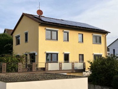 provisionsfrei nahe Würzburg: großes EFH mit schönem Garten,  Sauna, neue PV & gute Energiebilanz