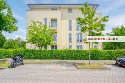 IMMOBERLIN.DE - Adrett & hell! Stimmungsvolle Wohnung mit Balkon & Pkw-Stellplatz