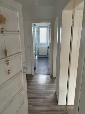 Schöne, renovierte 2-Zimmer Dachgeschosswohnung in Velbert-Mitte