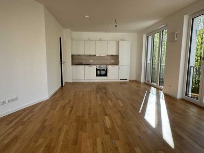 Wohnen im Neubau: 4-Raum-Wohnung mit moderner EBK, 2 kleinen Balkonen und 2 Bädern