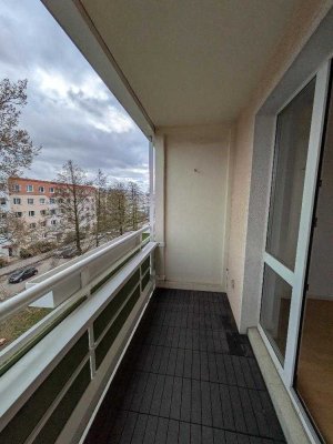 Preiswerte 3-Zimmer-Dachgeschosswohnung in Chemnitz Kappel