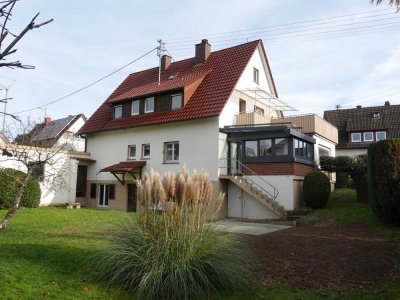 Hochwertig modernisierte 4-Zimmer-Wohnung mit Garten in Zweifamilienhaus in Windenreute
