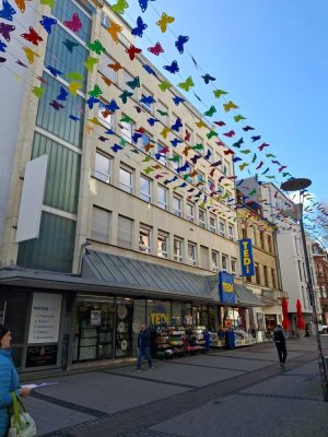 Renovierte 3 Zimmerwohnung mit EBK direkt in der Innenstadt
