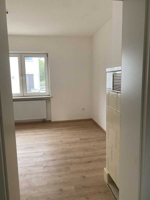 Erstbezug nach Sanierung: Stilvolle 4,5-Raum-EG-Wohnung mit geh. Innenausstattung