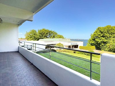 Zwei-Zimmer-Wohnung im Maritim mit Blick auf  die Kieler Förde