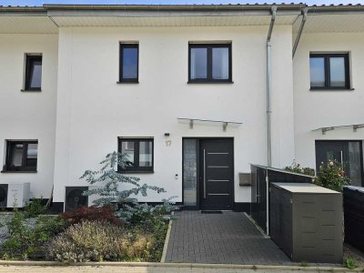 Modernes Massivhaus (A+) mit Wärmepumpe, Luxusküche & Garten in ruhiger Familienlage