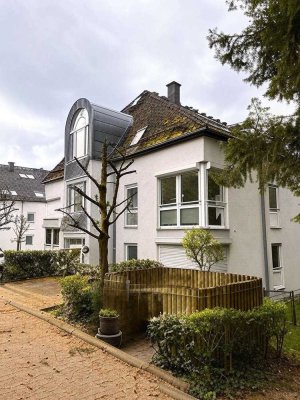 Repräsentative 4-Zimmer-Wohnung, 1. OG, mit gr. Balkon und EBK in Königstein