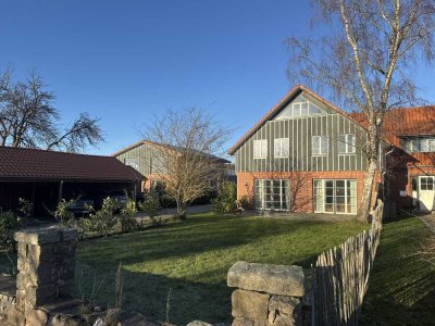 Geschmackvolles Doppelhaus auf einem Resthof - Neubaustandard ( KFW 55-Niedrigenergiehaus )