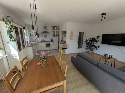 Helle, modernisierte 3 ZKB-Wohnung mit Südbalkon, Talblick und Nähe zur Natur – verfügbar ab 01.09