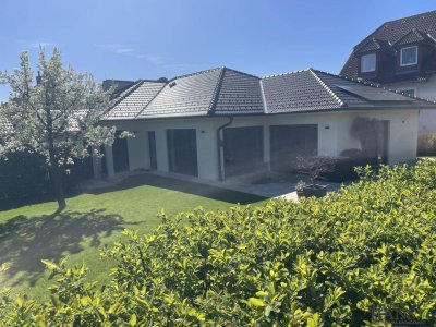 Neuwertiger 3,5 -Zi-Bungalow in Gumpoldskirchen mit Garten, Terrasse &amp; Garage zu mieten!