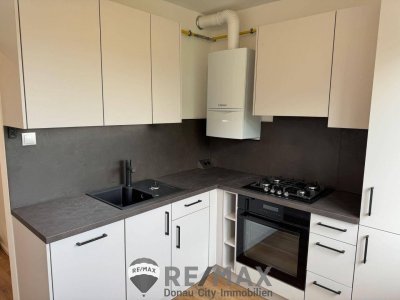 "Neu renovierte, 2-3 Zimmer - Wohnung + Loggia!"