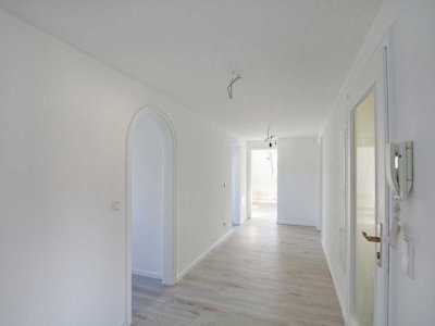 Moderne und helle DG-Wohnung in exklusiver Lage