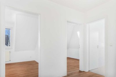 Erstbezug nach Sanierung: Exklusive Dachgeschosswohnung mit Panorama-Weitblick