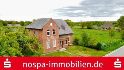 Sanierungsbedürftiges Wohnhaus mit Nebengebäude und einer Werkstatt in Winnert