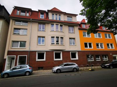 Gut geschnittenes Zimmer in 4er-Männer-WG